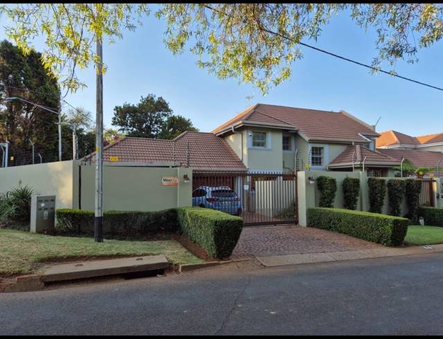 3 BEDROOM HOUSE FOR SALE IN MENLO PARK